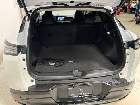 Used 2025 Nissan Murano SV AWD/4WD image 24