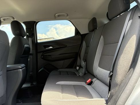Used 2025 Chevrolet TrailBlazer LT AWD/4WD image 24