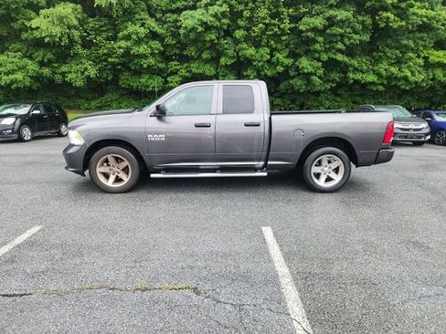 Used 2016 RAM 1500 Express RWD image 2