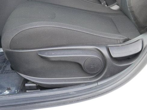 Used 2023 Hyundai Elantra SEL image 13