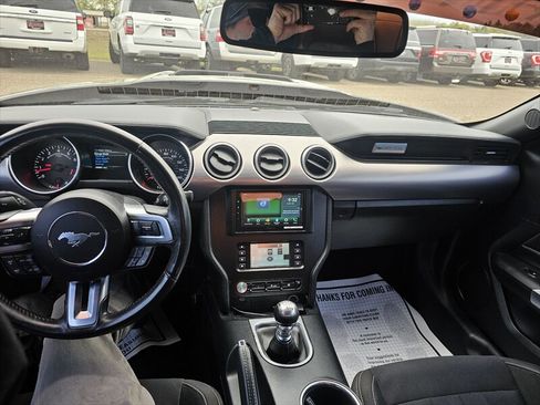 Used 2018 Ford Mustang GT RWD image 14