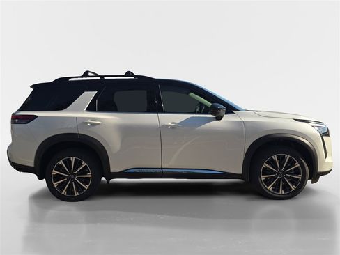 New 2026 Nissan Pathfinder Platinum AWD/4WD image 6