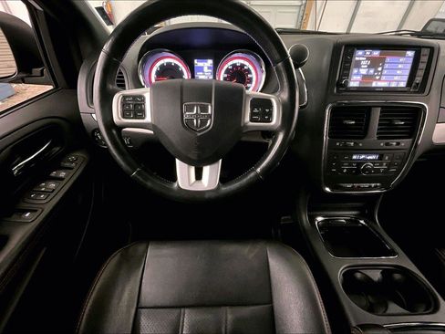 Used 2019 Dodge Grand Caravan GT image 5