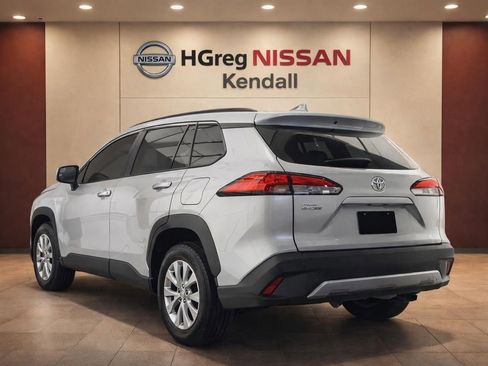 Used 2023 Toyota Corolla Cross L image 2