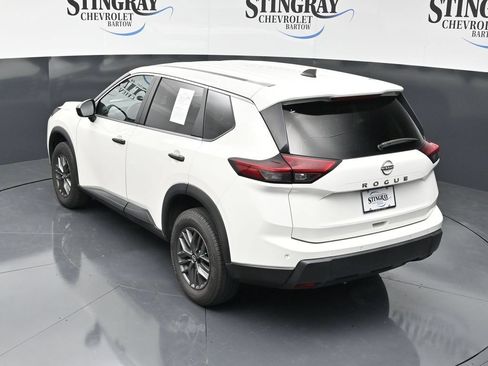 Used 2024 Nissan Rogue S FWD image 25