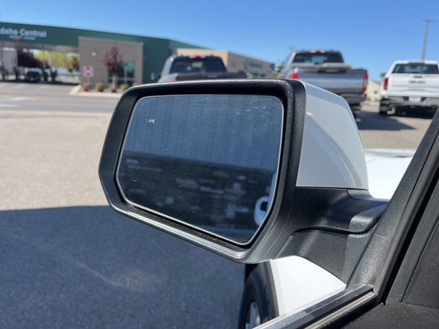 Used 2023 Chevrolet Traverse LT AWD/4WD image 24