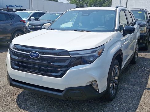 Used 2025 Subaru Forester Touring w/ Protection Package image 2