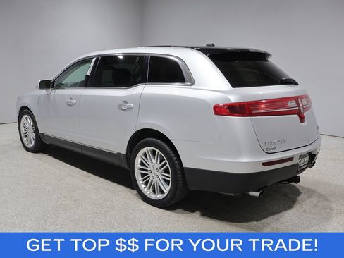 Used 2019 Lincoln MKT AWD image 4