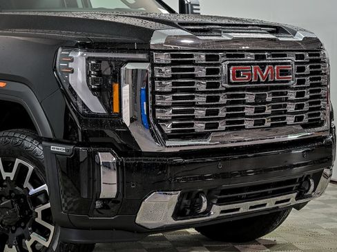 New 2026 GMC Sierra 2500 Denali w/ Denali Reserve Package AWD/4WD image 2