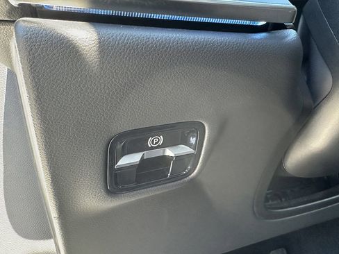 Certified 2025 Mercedes-Benz E 350 4MATIC Sedan image 36