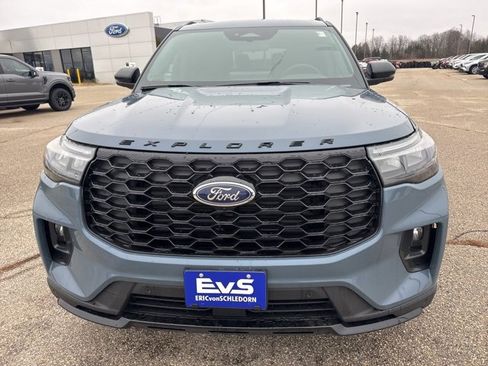 New 2026 Ford Explorer ST-Line image 2