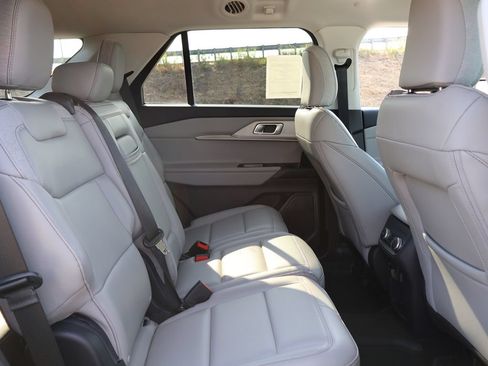 New 2026 Ford Explorer Active w/ Active Comfort Package AWD/4WD image 12