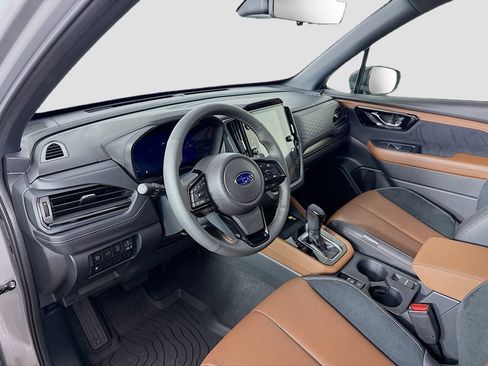 Used 2025 Subaru Forester Touring AWD/4WD image 9