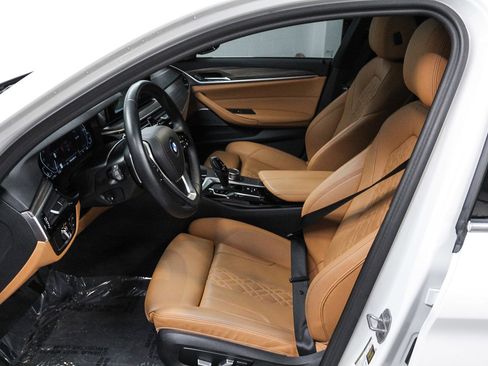 Certified 2023 BMW 530e w/ Premium Package image 19