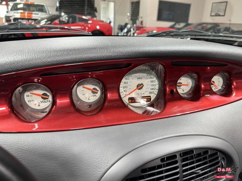 Used 2002 Chrysler Prowler RWD image 18