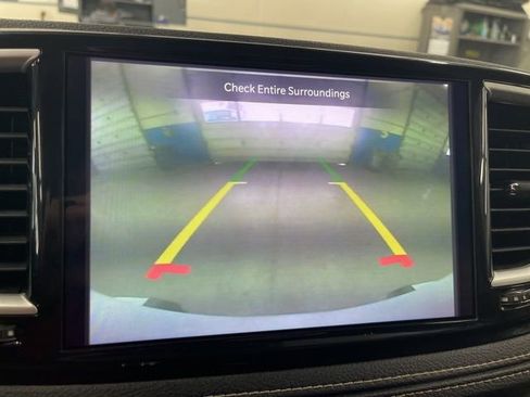 Used 2022 Chrysler Pacifica Touring-L FWD image 9