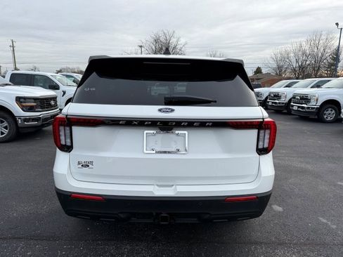 New 2026 Ford Explorer Active image 5