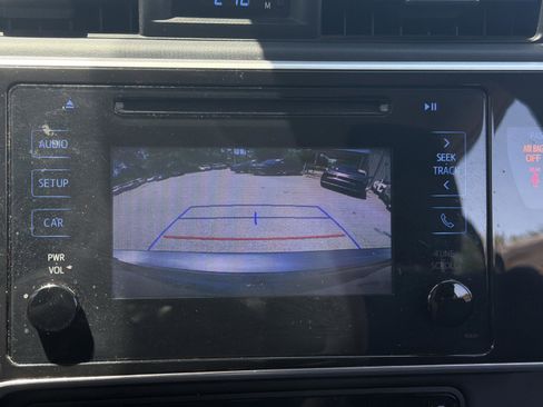 Used 2019 Toyota Corolla SE FWD image 12