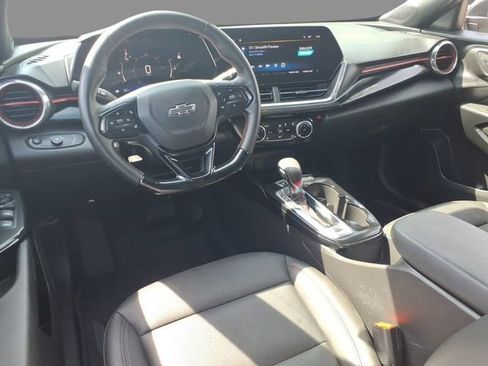 Used 2025 Chevrolet Trax RS w/ Driver Confidence Package FWD image 6