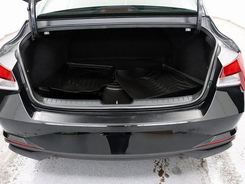 Used 2022 Hyundai Elantra SEL w/ Convenience Package image 26