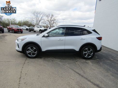 Used 2025 Ford Escape ST-Line Select AWD/4WD image 2