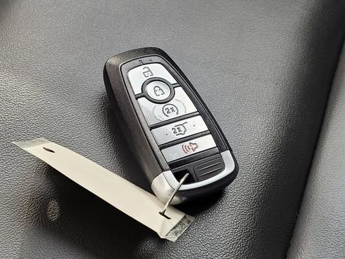 Used 2025 Ford Expedition Active RWD image 35