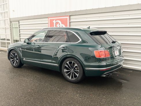 Used 2017 Bentley Bentayga image 50