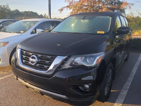 Certified 2020 Nissan Pathfinder SV FWD image 2
