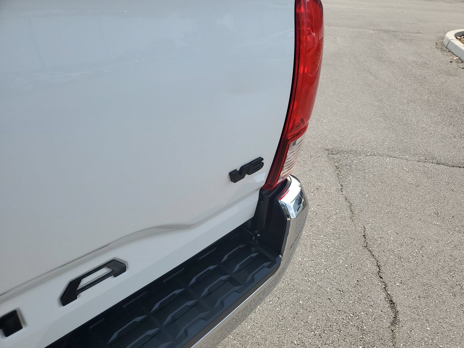 Used 2019 Toyota Tacoma TRD Off-Road AWD/4WD image 7
