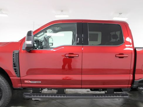 New 2026 Ford F250 Lariat w/ Black Appearance Package AWD/4WD image 5