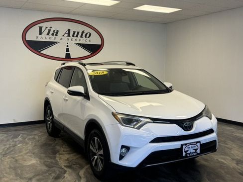Used 2018 Toyota RAV4 XLE AWD/4WD image 1