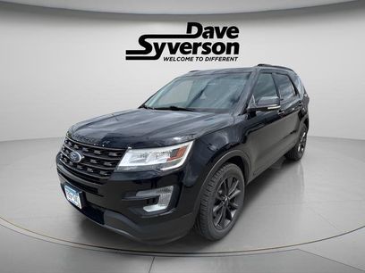 Used 2017 Ford Explorer XLT w/ XLT Appearance Package