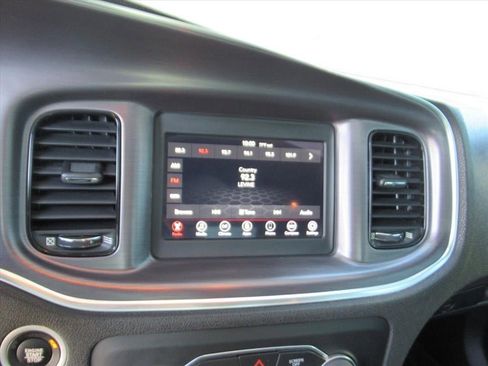 Used 2018 Dodge Charger SXT w/ Blacktop Package image 22