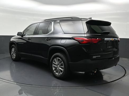 Used 2024 Chevrolet Traverse LT FWD image 3