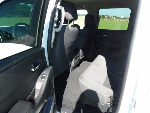 Used 2025 Nissan Frontier SV w/ SV Convenience Package AWD/4WD image 11