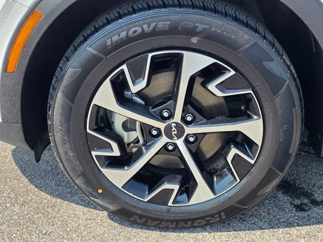 Used 2024 Kia Sportage EX AWD/4WD image 6