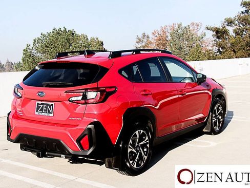 Used 2024 Subaru Crosstrek 2.0i Premium image 10