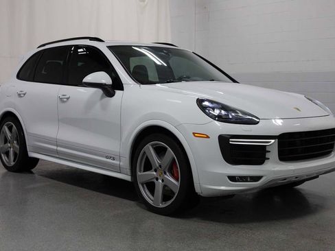 Used 2018 Porsche Cayenne GTS image 13