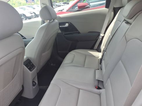 Used 2019 Kia Niro EX Premium FWD image 8