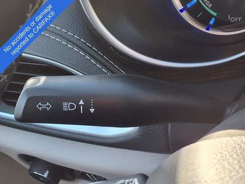 Used 2023 Chrysler Pacifica Limited FWD image 22