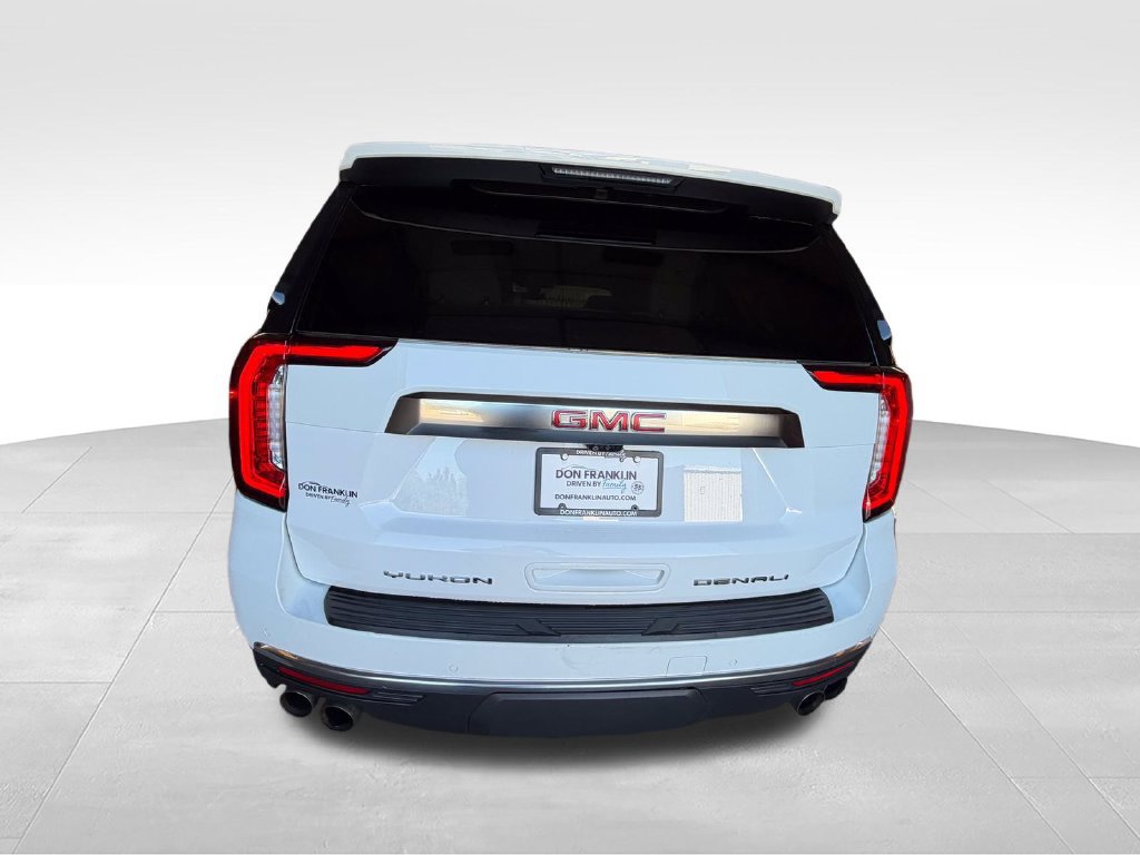 Used 2021 GMC Yukon Denali w/ Denali Premium Package AWD/4WD image 4