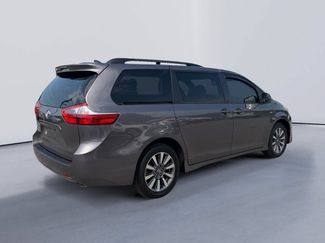 Used 2020 Toyota Sienna LE AWD/4WD video 3