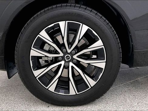 Certified 2023 Volvo XC60 B5 Plus w/ Protection Package Premier image 12