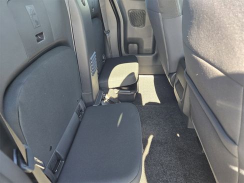 Used 2025 Nissan Frontier SV image 28