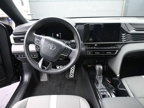 Used 2026 Toyota Camry SE FWD image 22