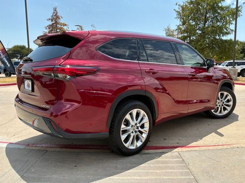 Used 2020 Toyota Highlander Limited FWD image 6