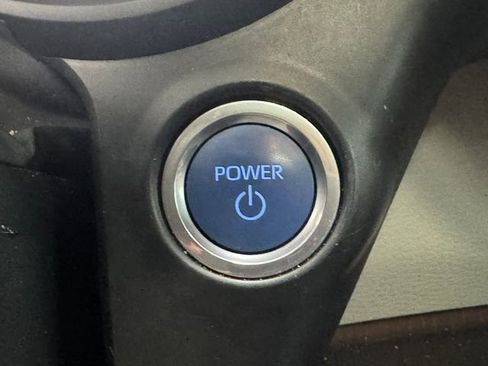 Used 2024 Toyota Sienna XLE w/ XLE Plus Package FWD image 25