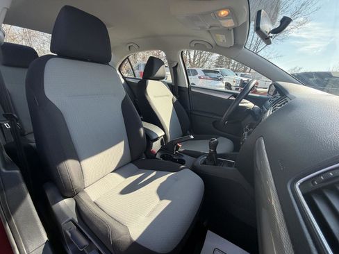 Used 2017 Volkswagen Jetta S image 26
