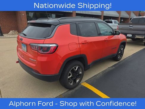 Used 2018 Jeep Compass Trailhawk w/ Leather Interior Group AWD/4WD image 4
