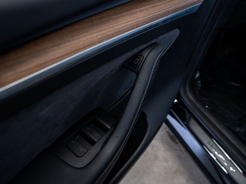 Used 2025 Tesla Model Y Long Range image 29